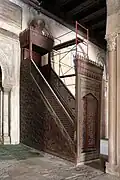 المنبر الخشبي
