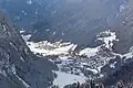 Campitello di Fassa (في الأمام) و Fontanazzo (أعلى اليمين)
