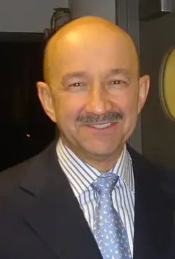 كارلوس ساليناس دي غورتاري  (مواليد 1948) حكم في الفترة 1988–1994