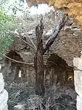 آثار في البرج الجنوبي الشرقي