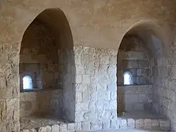 نوافذ في البرج الشمالي الغربي