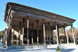 أقرب إطلالة للقصر