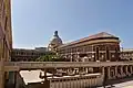 القبة والكنيسة