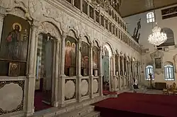 حامل الأيقونات (الأيقونسطاس)