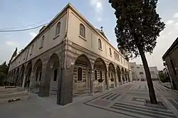 الجهة الغربية للكنيسة
