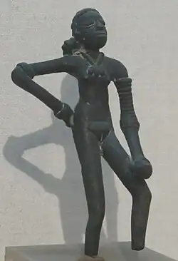 فتاة راقصة