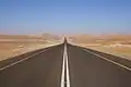 طريق صحراوي في الإمارات.