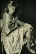 دوروثي ماكايل عام(1923).