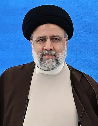 خطان أبيضان يمتدان من زوايا مستطيل أزرق يتقاطعان في منتصفه
