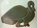 طائر - (غير نموذجي، أوزة جالسة- (بطة))
