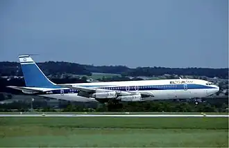 طائرة العال بوينغ 707 عام 1982