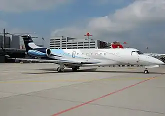 الطائرة المنكوبة نفسها في مطار زيورخ الدولي في 17 يونيو 2009