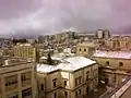 المدينة وهي مغطاة بالثلج