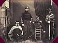 اللواء العام شارلز دي بوفورت (الجالس) بصفته قائد فرع تلمسان في مقاطعة وهران، حوالي عام 1856.