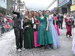 صورة لمجموعة الطلاب أثناء موكب "عائلة كاستانيدا" لسنة 2006.