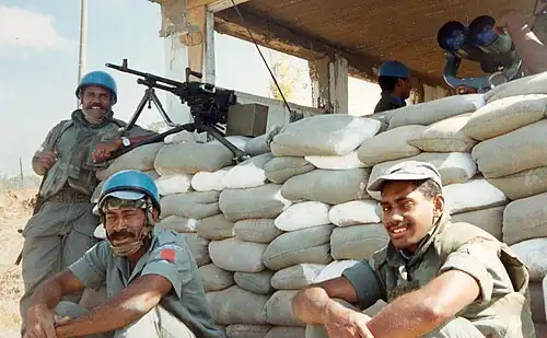 جنود من دولة فيجي في مركز عمليات اليونيفيل.