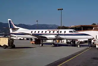 'الطائرة المنكوبة نفسها في مطار سانتا باربارا الدولي في 1 مايو 1988'