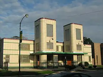 Streamline Moderne church, First Church of Deliverance, شيكاغو, IL (1939), تنفيذ والتر تي بيلي.