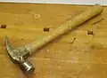 مطرقة بروزة
