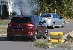 تعُرض سيارة شخصية هامة لكمين