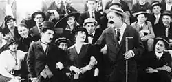 مع تشارلي تشابلن ومابل نورماند في  السادة العصب  (1914)