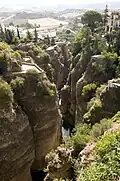 أخدود تحت الجسر الجديد