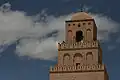 قبة مضلعة تتويج مئذنة مسجد عقبة بالقيروان ، تونس.
