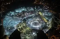 إقبال كبير على العمرة في شهر رمضان المبارك.
