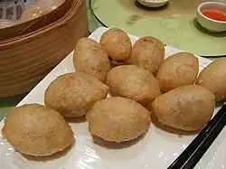 كرات الأرز الدبق المقلية