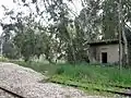 بقايا المباني في المحطة