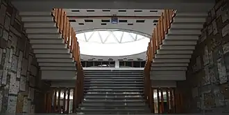 الطابق الثالث.