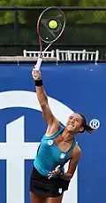 عملية التأرجح خلال إطلاق كرة التنس (tennis serve) هى مثال على الديرورة (circumduction) ، أى القدرة على الدوران.