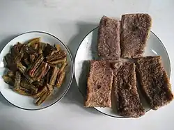 'كعكات مجففة من الأرز اللزج