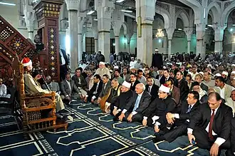 شعائر صلاة الجمعة بحضور قيادات من الدولة والمحافظة سنة 2014.