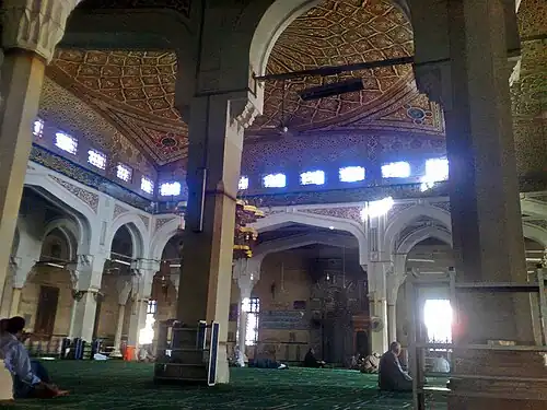 مسجد سيدي إبراهيم الدسوقي من الداخل نهاراً.