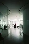جناح المعرض الزجاجي الداخلي
