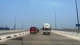 طريق الخدمات في اتجاه القباري