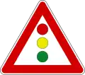 Italy: vertical traffic signal ahead