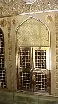 الضريح من الداخل
