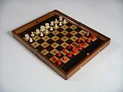مجموعة الشطرنج العتيقة Jaques of London المحمولة