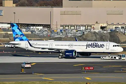 A خطوط جيت بلو الجوية A321neo with all ten exits enabled as per Airbus Cabin Flex layout (Seat count: 200, max 244). Same configuration used by both إيزي جيت and ويز للطيران in their A321neo fleets.