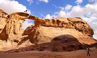 جسر صخري في وادي رم