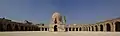 الصحن المكشوف وبه القبة