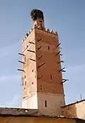 مأدنة مسجد، يعلوها عش طائر بلارج،  قصبة تادلة، المغرب