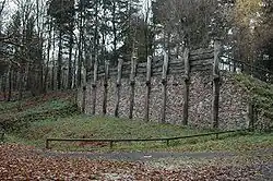 جدار التحصين السلتي المعاد بناؤه في hillfort