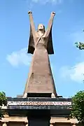 تمثال لدولوريس إيباروري بغلاسغو، اسكتلندا.