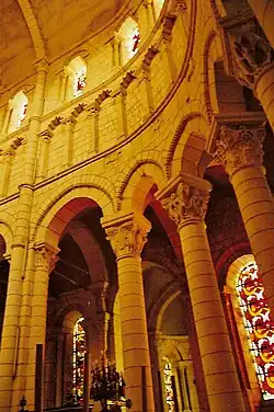 عمارة داخلية.