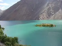 بحيرة سادبارا في سكردو، في 2002