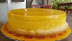 كعكة الفطيرة بالحليب، المعروفة بكعكة ليتشي فلان (Leche flan cake)