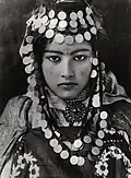 المرأة الجزائرية من ولاد نايل سنة 1905 باللباس التقليدي